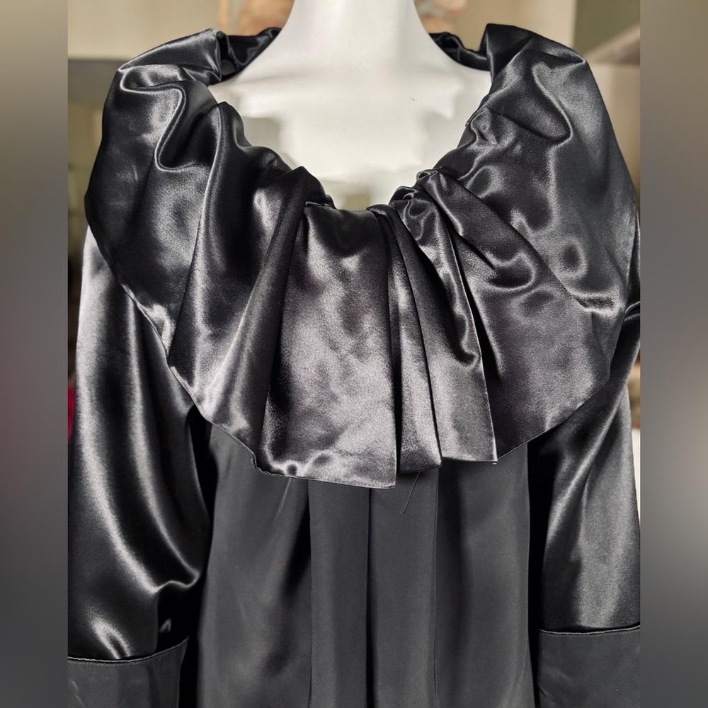 Roland Mouret Black Relaxed Fit Satin Sleeves & Collar “Orion” Opera Coat Sz 2/6 - Picture 3 of 14